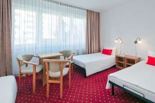 Отель Start Hotel Aramis Варшава Стандартный трёхместный номер "плюс"-7